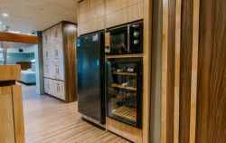 Freezer & Microwaves